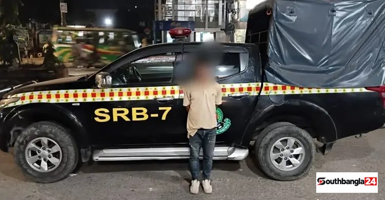 পটিয়ায় যাত্রীবাহী বাসে মিললো ৮ কেজি গাঁজা, গ্রেফতার ১