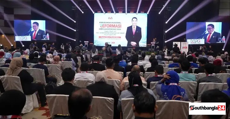 জাতীয় উৎপাদনশীলতা বাড়াতে আমলাতান্ত্রিক সংস্কারে জোর মালয়েশিয়ার