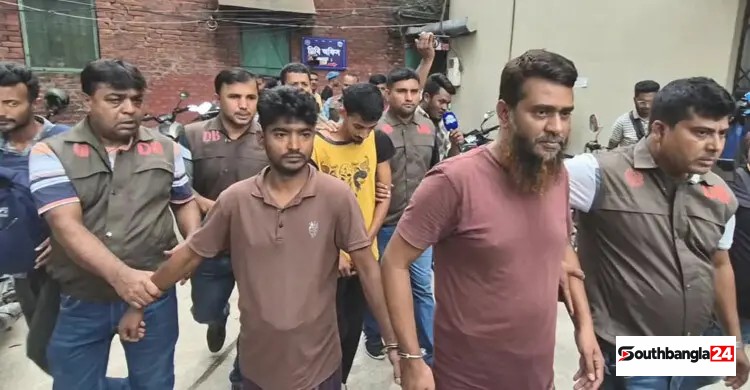 পুলিশ পরিচয়ে ১০২ ভরি সোনা ছিনতাই, গ্রেফতার ৪