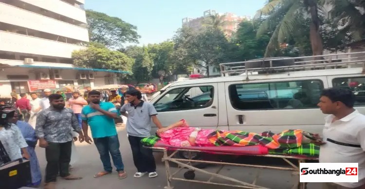 ঢাকা মেডিকেলে সাত দিনের জন্য বেসরকারি অ্যাম্বুলেন্স ধর্মঘট স্থগিত