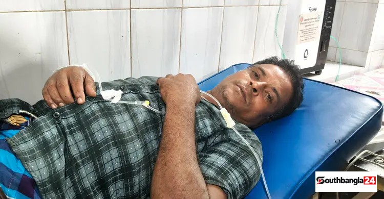 সাপে কামড়ানোর পর যা করলেন কাদের, অবাক চিকিৎসকও