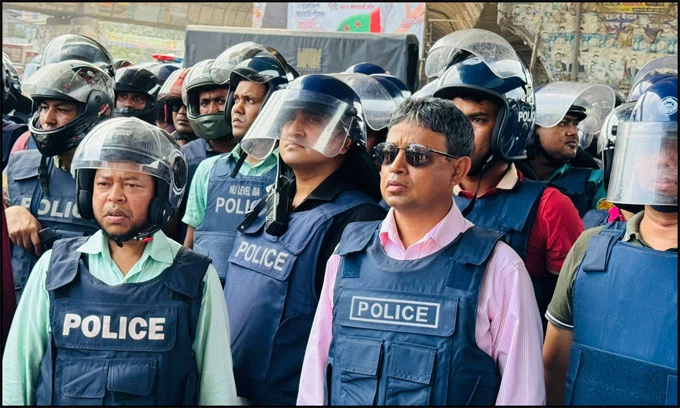 ধৈর্যের পরীক্ষা দিচ্ছি, এটা দুর্বলতা নয়: ডিবিপ্রধান হারুন