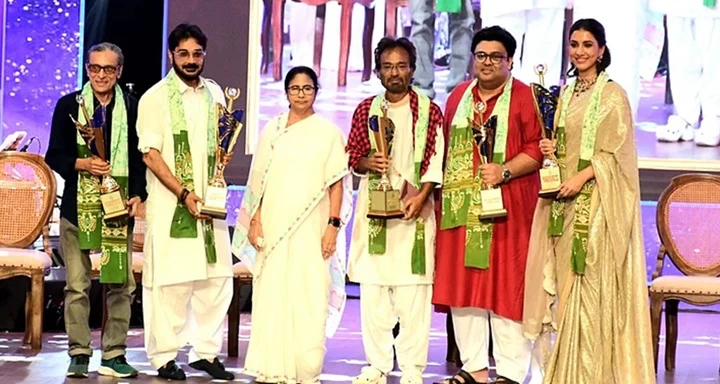 রচনা-নচিকেতা পেলেন ‘মহানায়ক সম্মান’